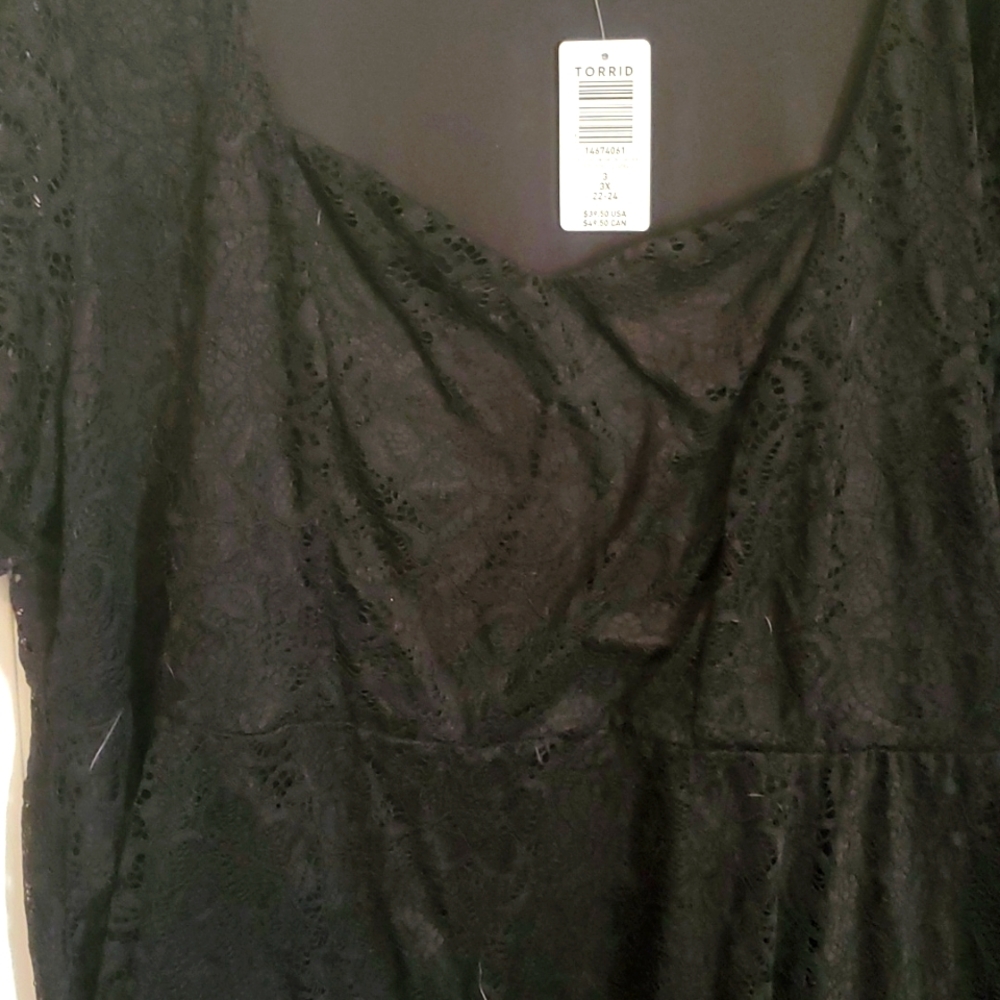 Lace peplum sweet heart top